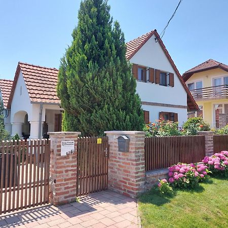 Négy Évszak Apartmanház Zalakaros Extérieur photo