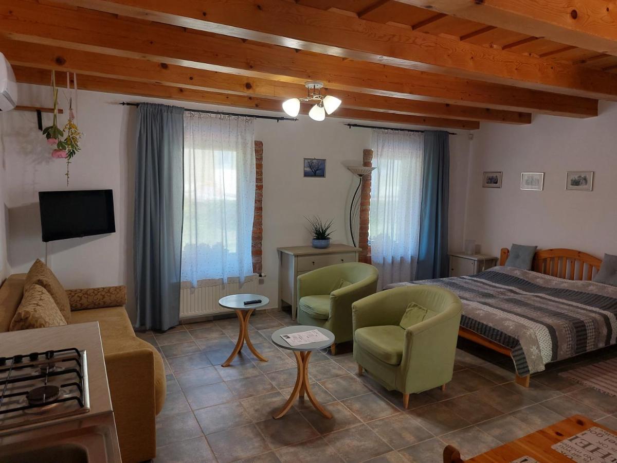 Négy Évszak Apartmanház Zalakaros Extérieur photo