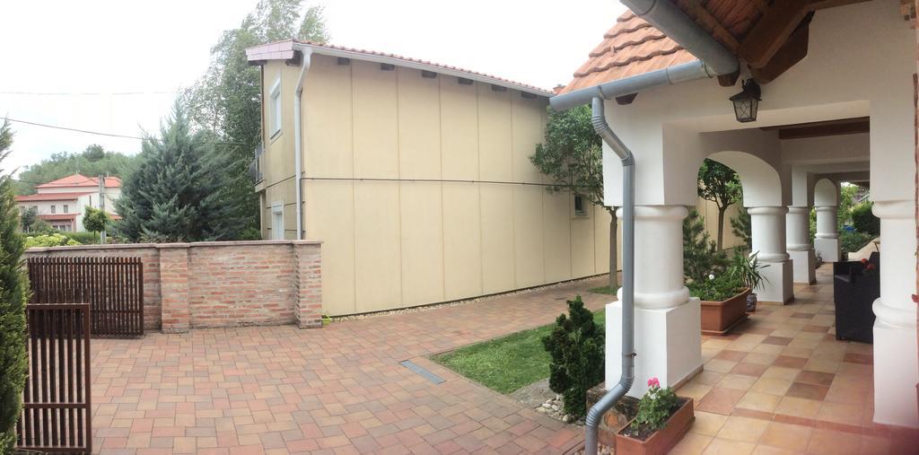 Négy Évszak Apartmanház Zalakaros Extérieur photo