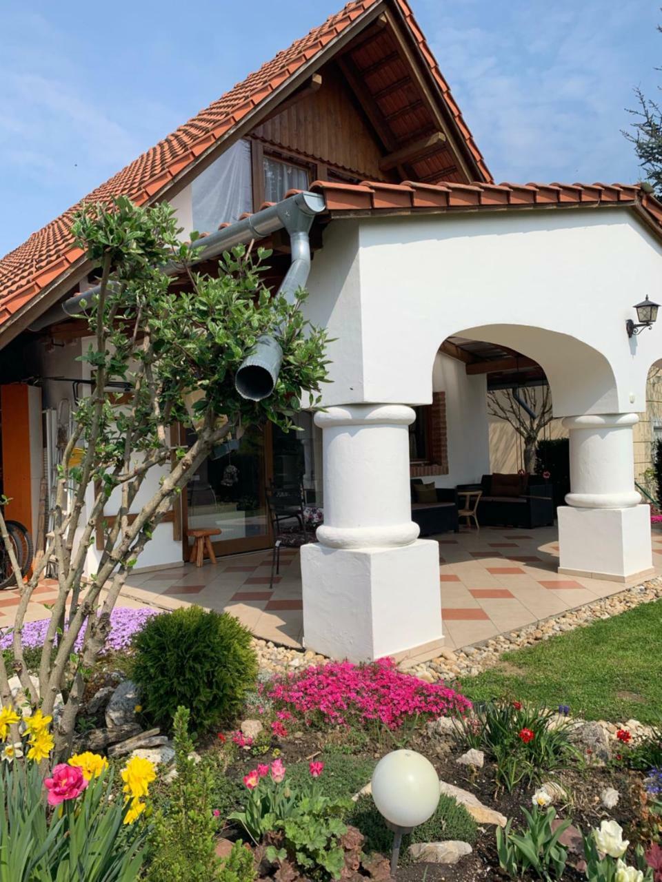 Négy Évszak Apartmanház Zalakaros Extérieur photo