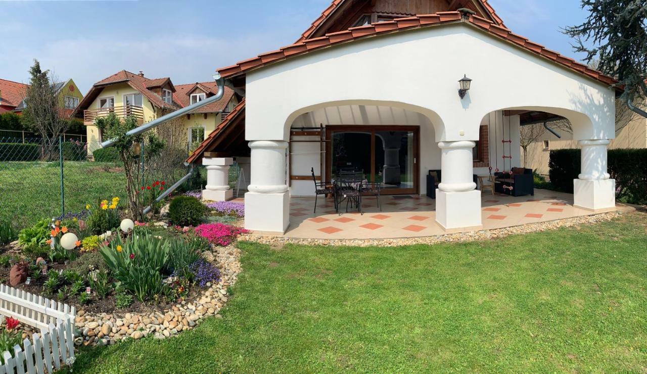 Négy Évszak Apartmanház Zalakaros Extérieur photo
